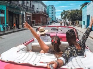 Open top classic car, tour of Havana