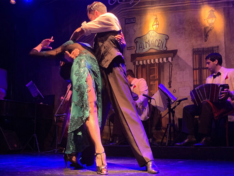 Tango dancers, Buenos Aires