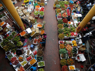 Hanoi, Vietnam: Fruit on display at the Hom market