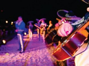 Mexican live music on the beach