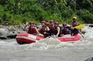 Waterrafting at Arenal NP